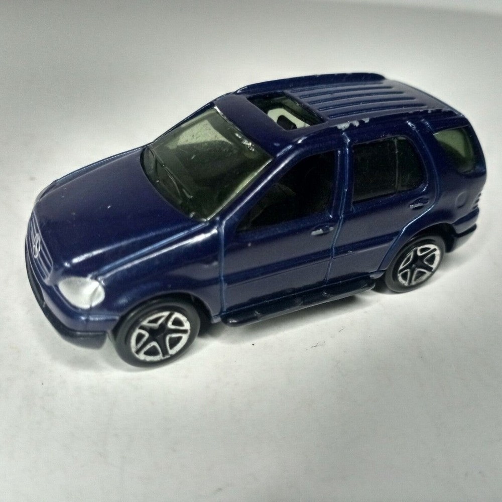 Matchbox 1998-2000 Mercedes-Benz 430 ML Dark Blue SUV W163 M-Class 1:62 Scale